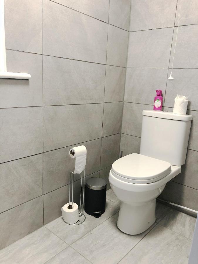 Summer Breeze. 3-Bed Apartment Close To The Beach ボーンマス エクステリア 写真