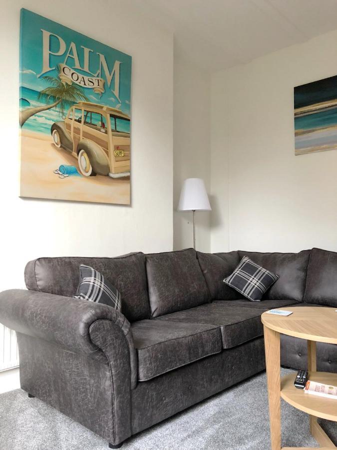 Summer Breeze. 3-Bed Apartment Close To The Beach ボーンマス エクステリア 写真