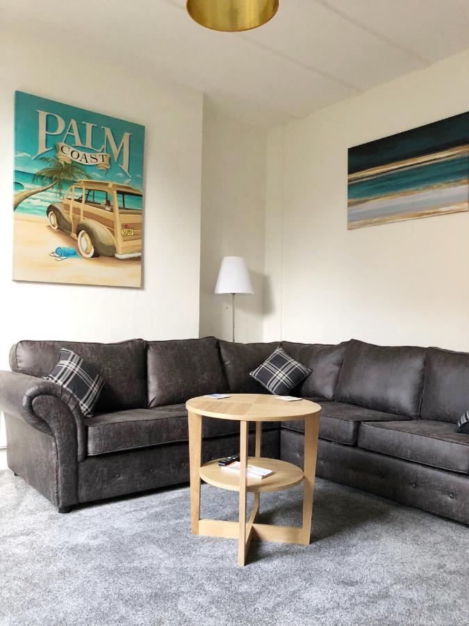 Summer Breeze. 3-Bed Apartment Close To The Beach ボーンマス エクステリア 写真