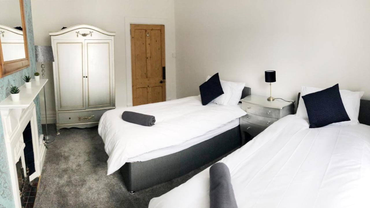 Summer Breeze. 3-Bed Apartment Close To The Beach ボーンマス エクステリア 写真